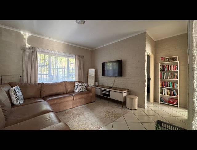 2 BEDROOM APARTMENT TO LET IN SONHEUWEL